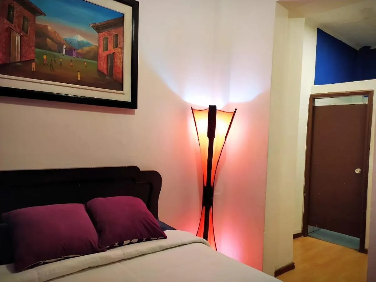 Hostal La Casa Tolena Quito - Ecuador Ξενοδοχείο