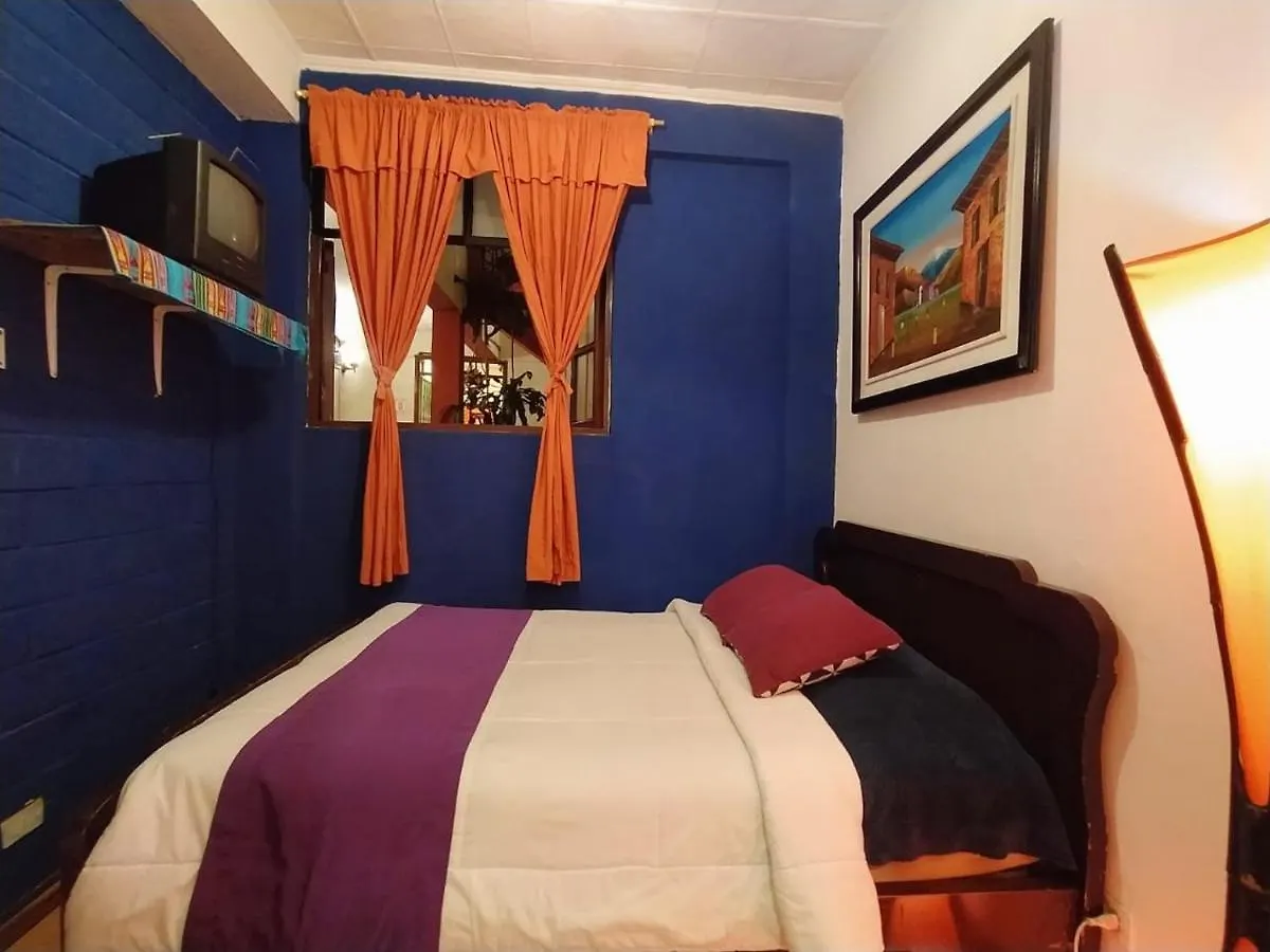 Hostal La Casa Tolena Quito - Ecuador Ξενοδοχείο Πανσιόν